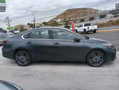 2022 Kia Forte 2.0 GT Line 4p At