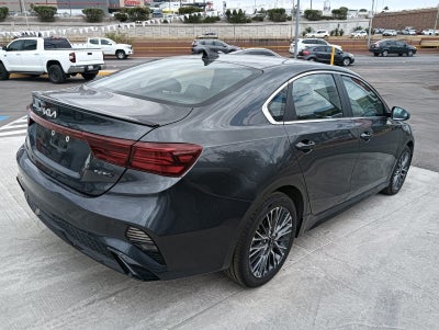 2022 Kia Forte 2.0 GT Line 4p At