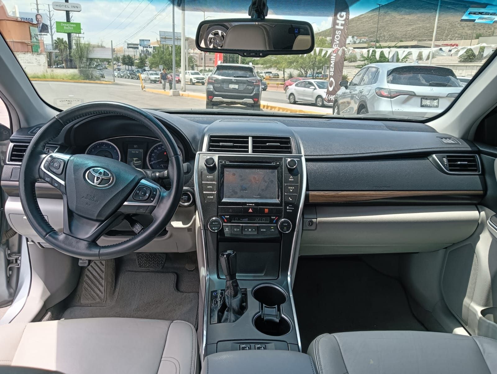 2016 Toyota Camry 2.5 Xle Navi At
