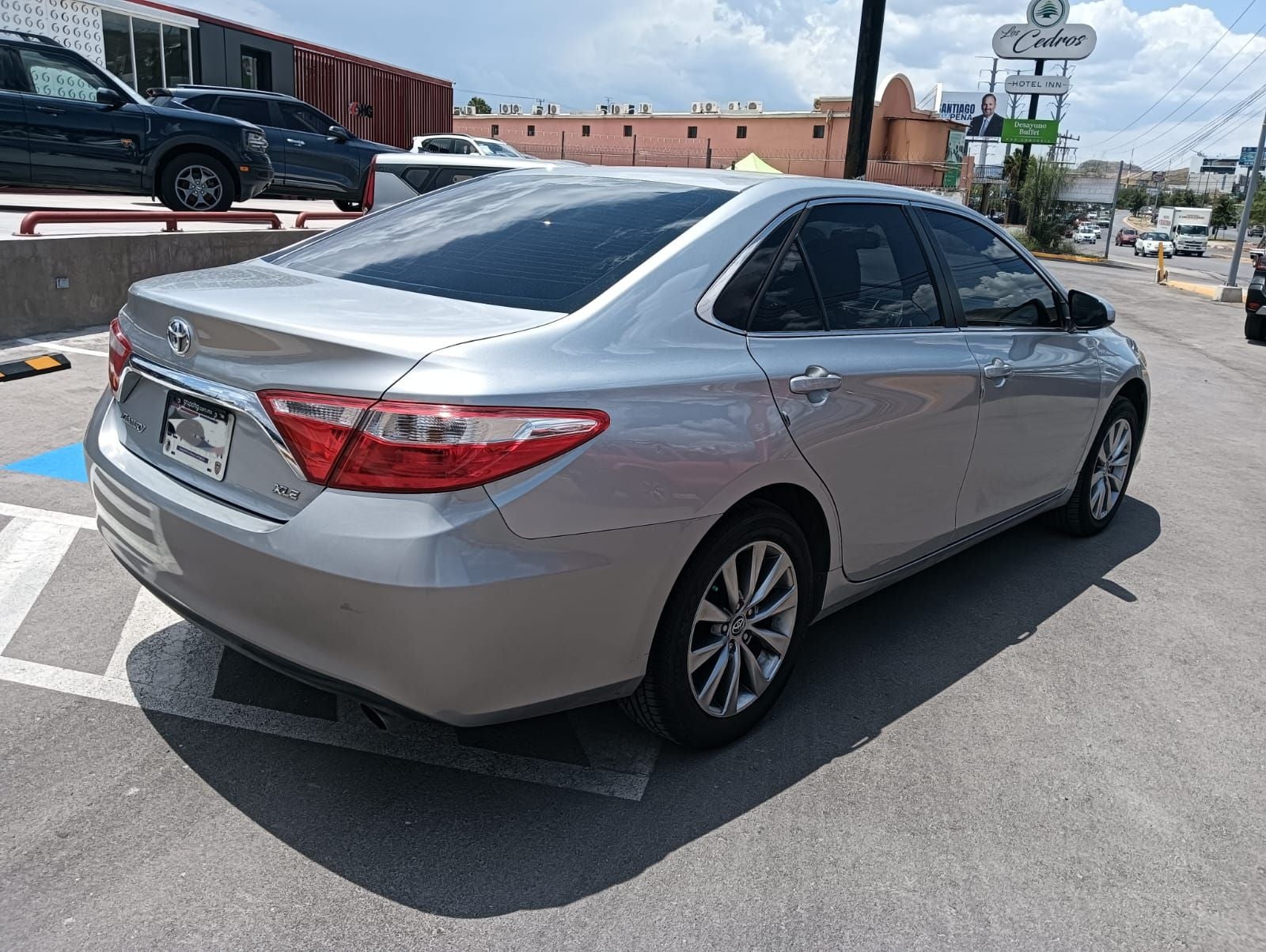 2016 Toyota Camry 2.5 Xle Navi At