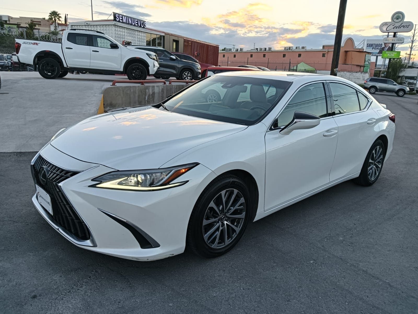 2022 Lexus ES 2.5 250 AWD At