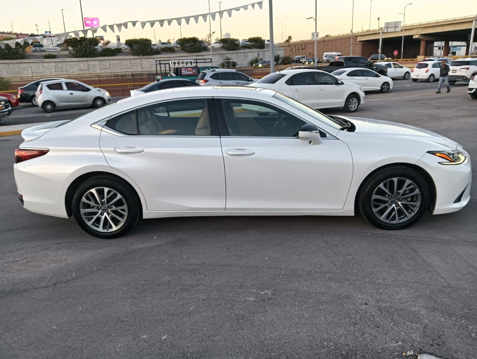 2022 Lexus ES 2.5 250 AWD At