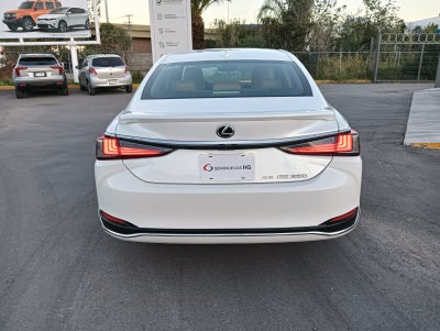 2022 Lexus ES 2.5 250 AWD At