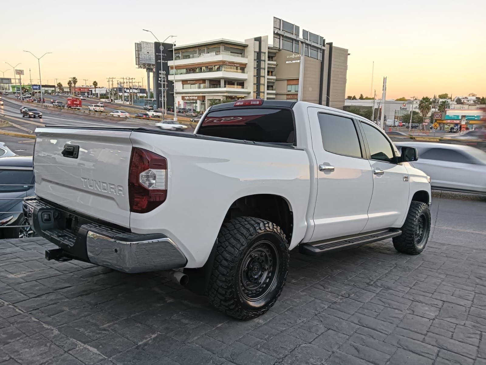 2021 Toyota Tundra 5.7 V8 1794 Doble 4x4 At