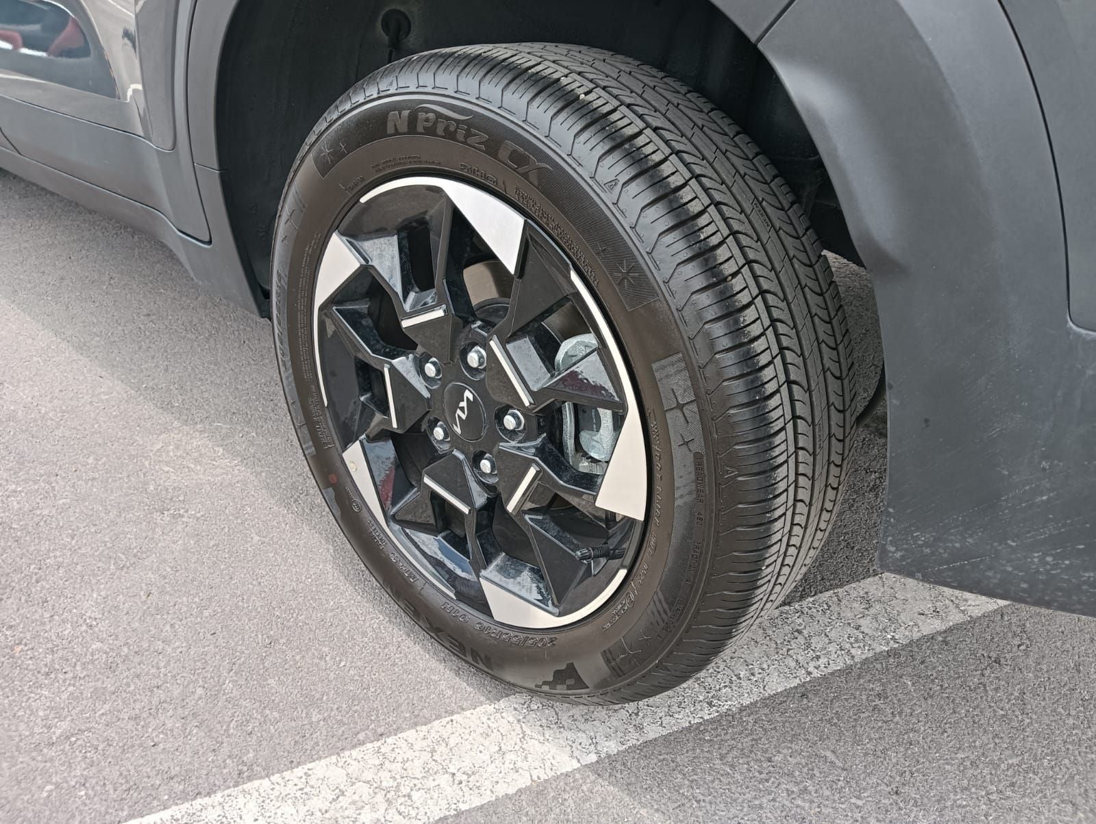 2025 Kia Sonet 1.5 Lx Mt