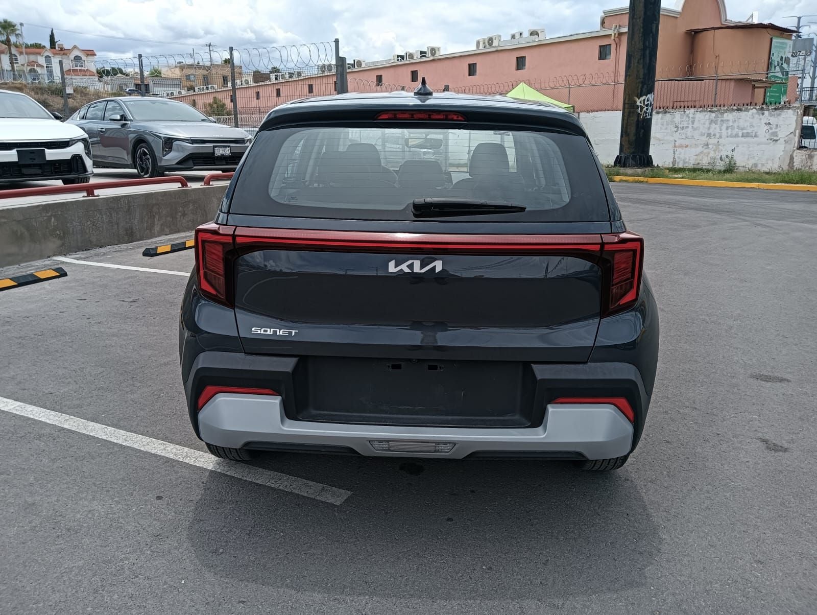 2025 Kia Sonet 1.5 Lx Mt