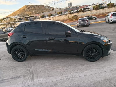 2023 Mazda Mazda 2 1.5 Carbon Edition At