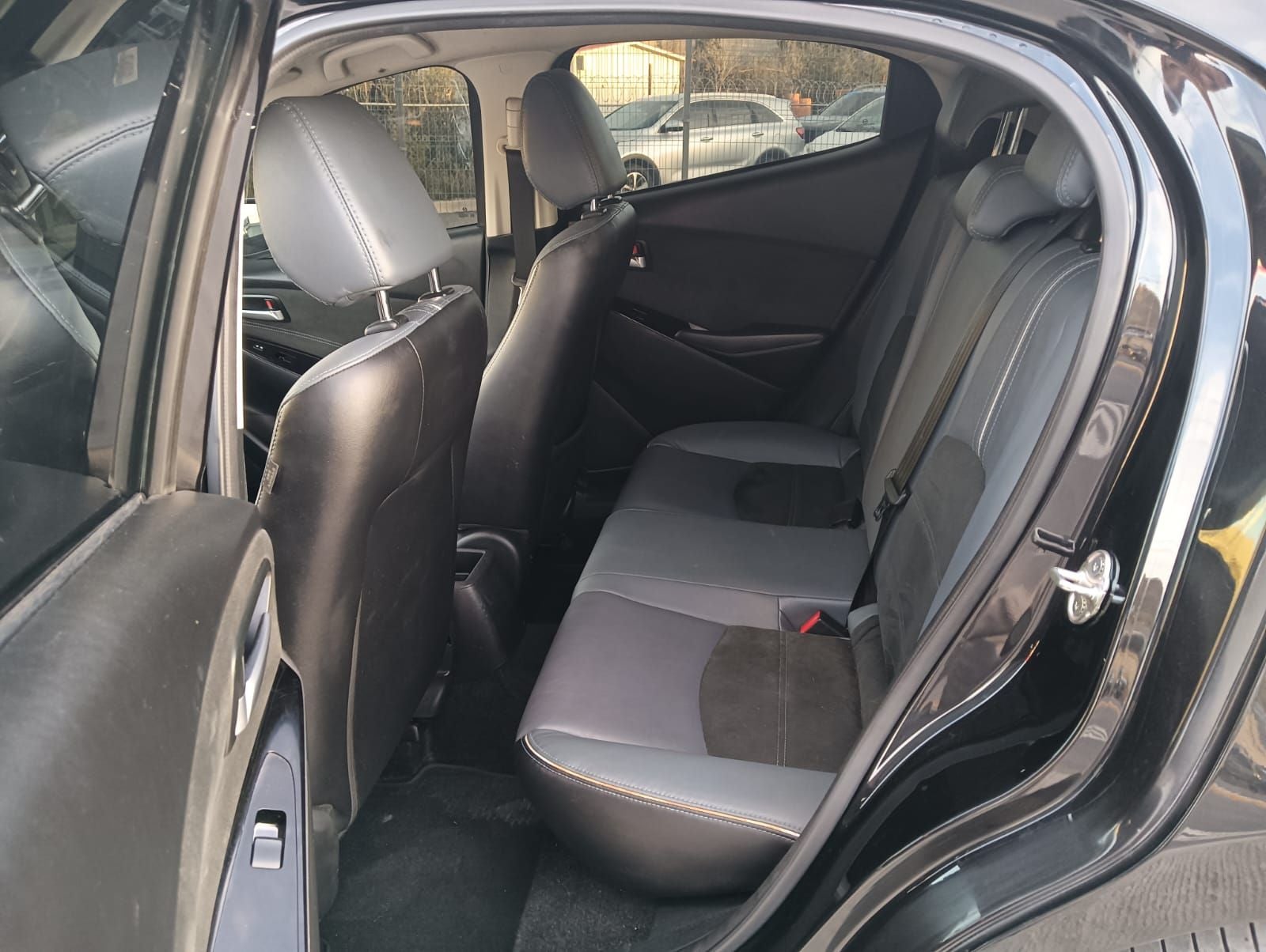 2023 Mazda Mazda 2 1.5 Carbon Edition At