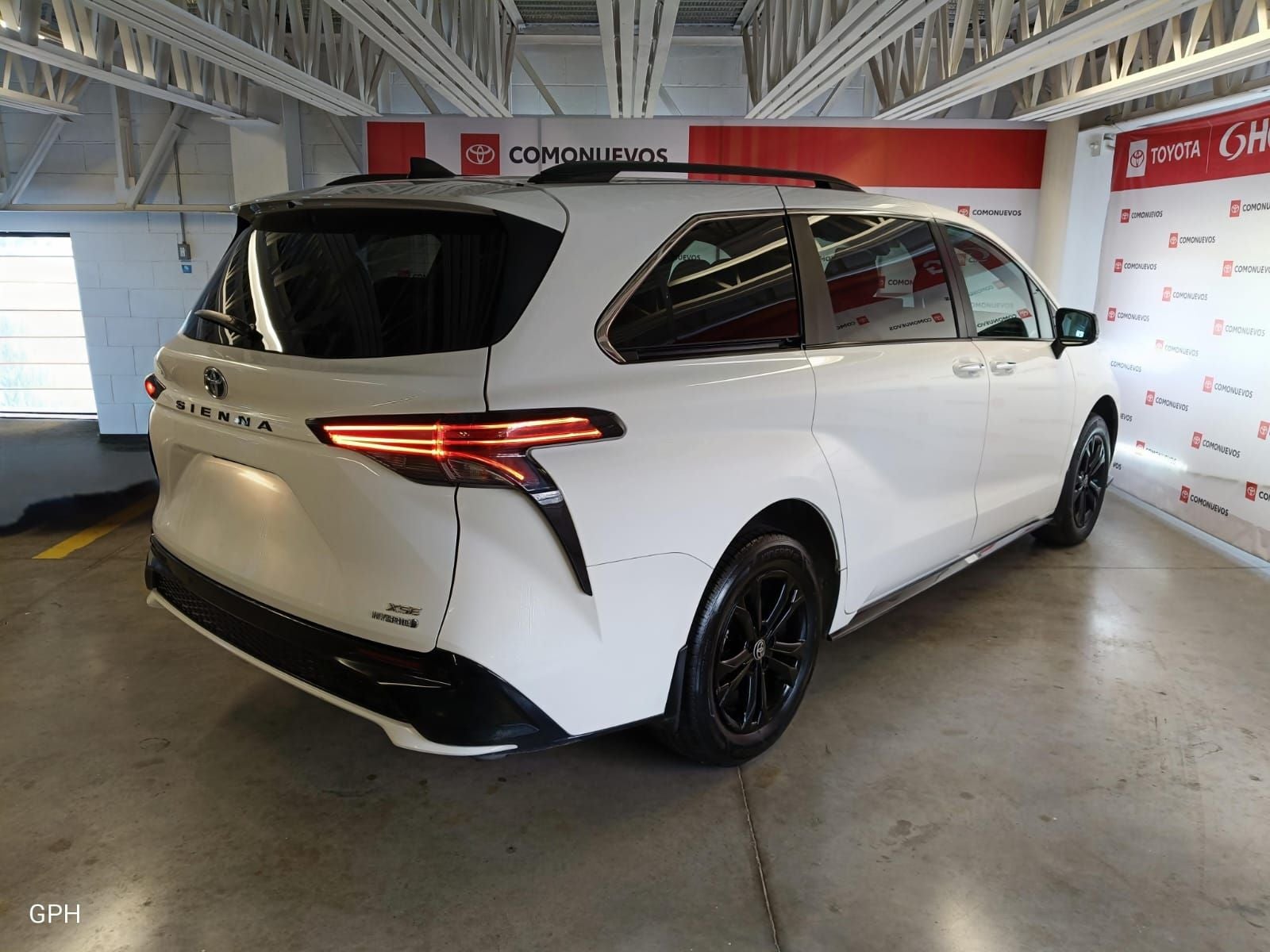 2024 Toyota Sienna 2.5 Xse Hev At