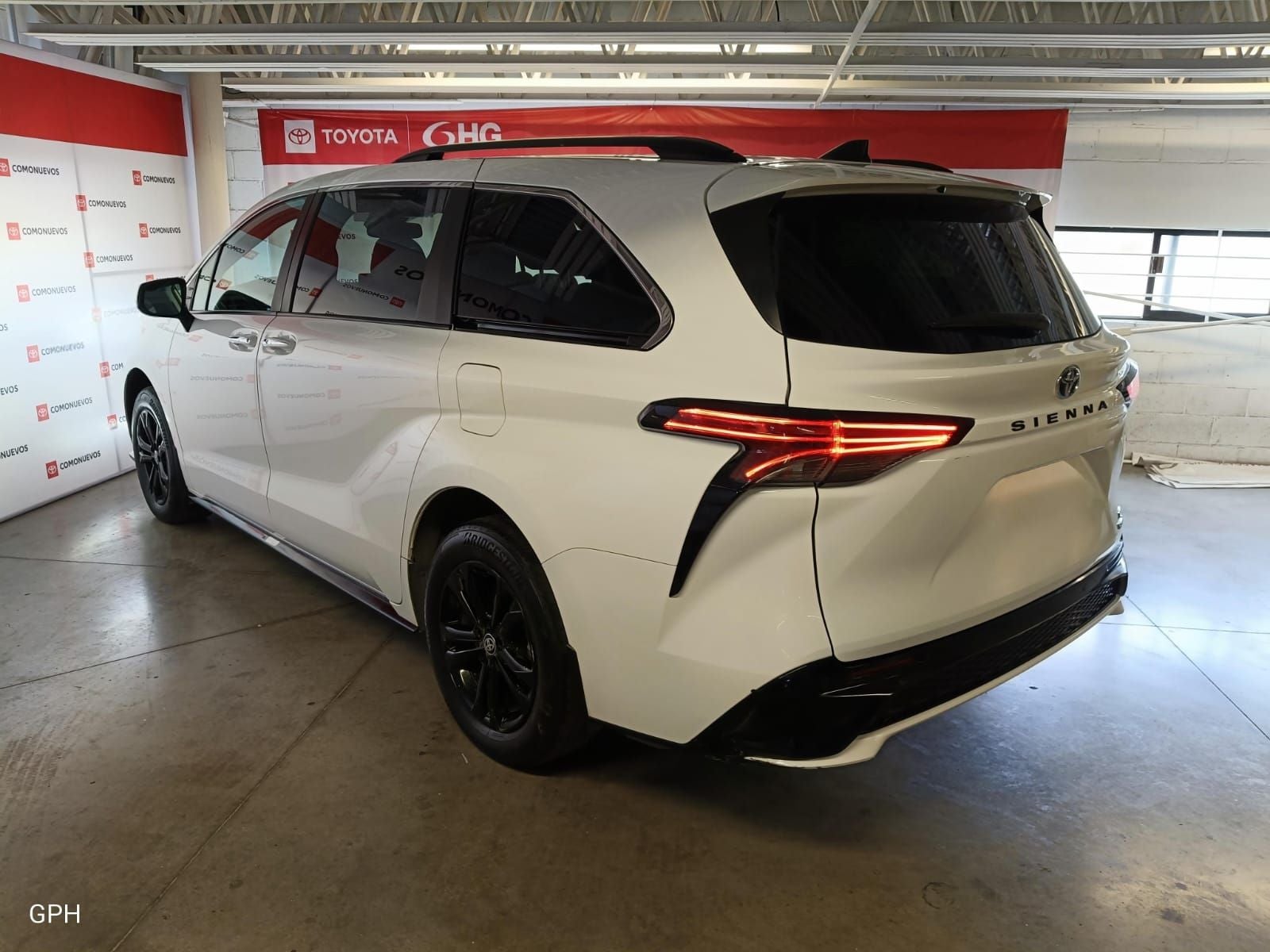2024 Toyota Sienna 2.5 Xse Hev At