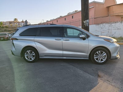 2022 Toyota Sienna 2.5 Xle Piel Hibrido At