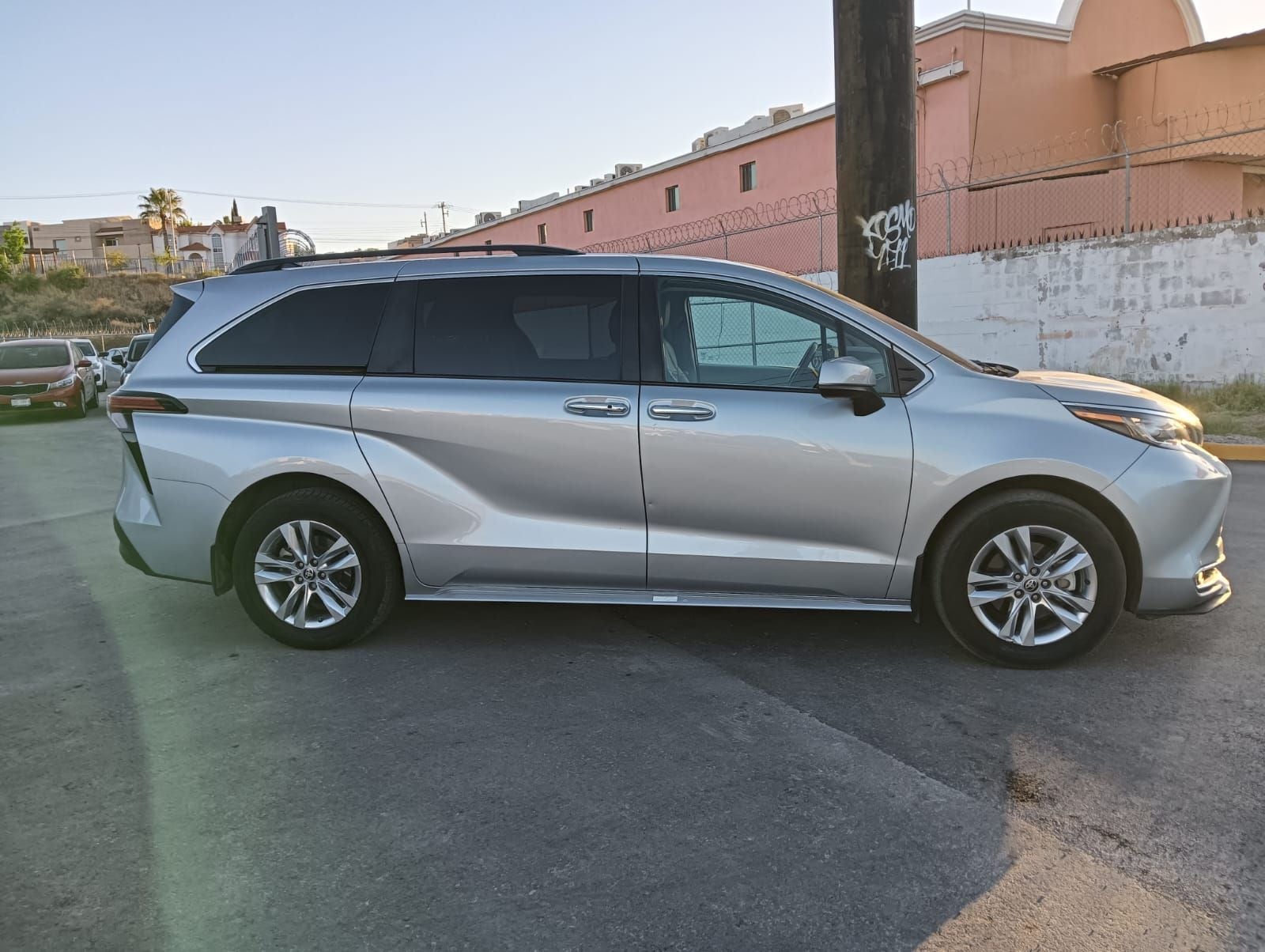 2022 Toyota Sienna 2.5 Xle Piel Hibrido At