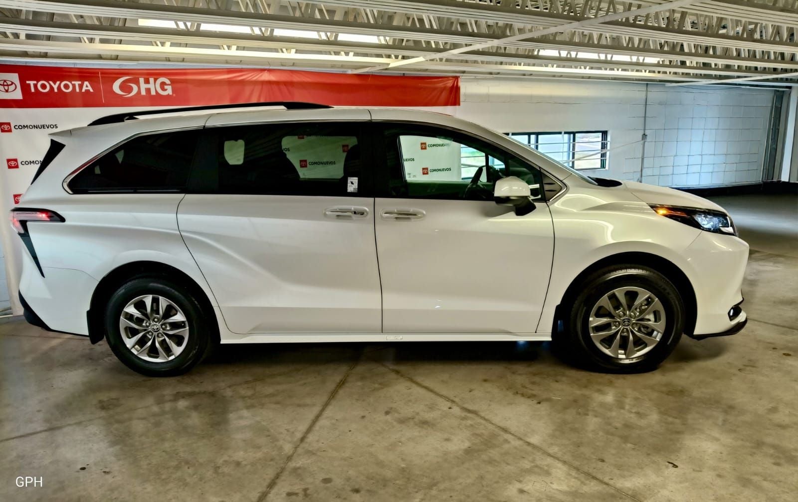 2026 Toyota Sienna 2.5 Xle Hev At