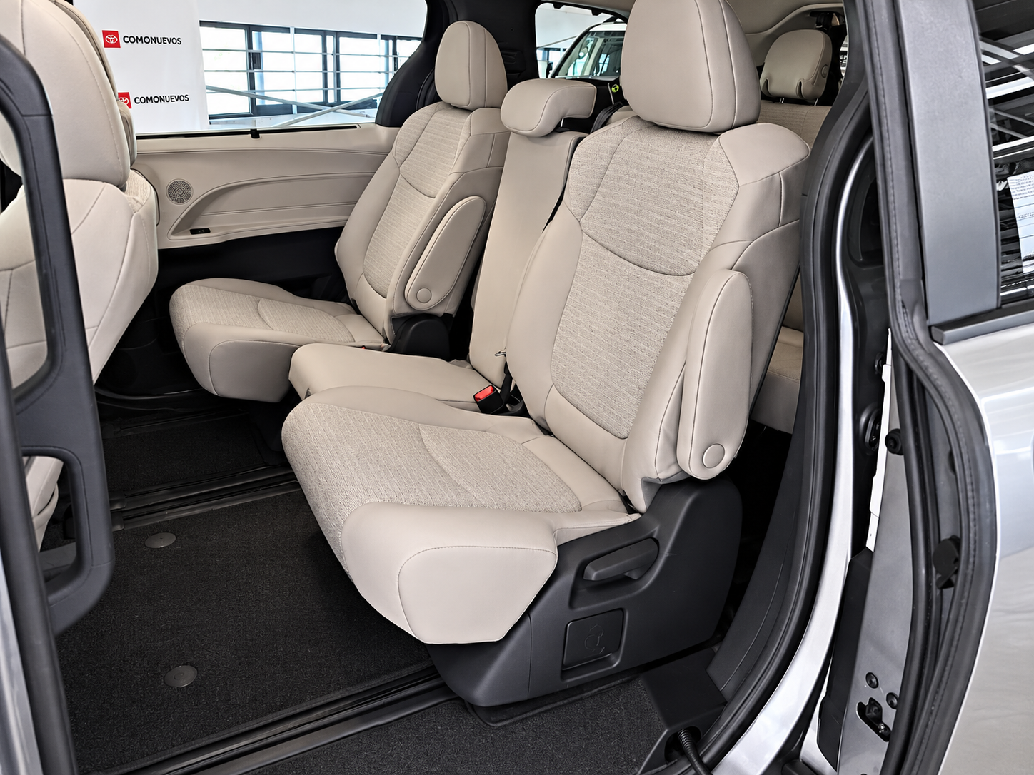 2026 Toyota Sienna 2.5 Xle Hev At
