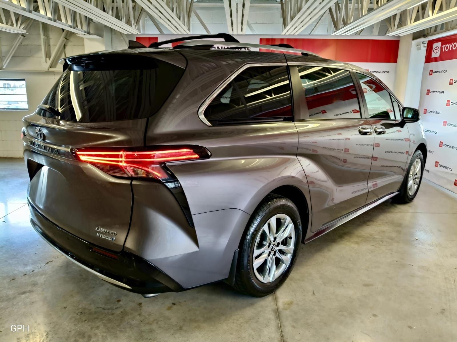 2022 Toyota Sienna 2.5 Limited Hibrido At