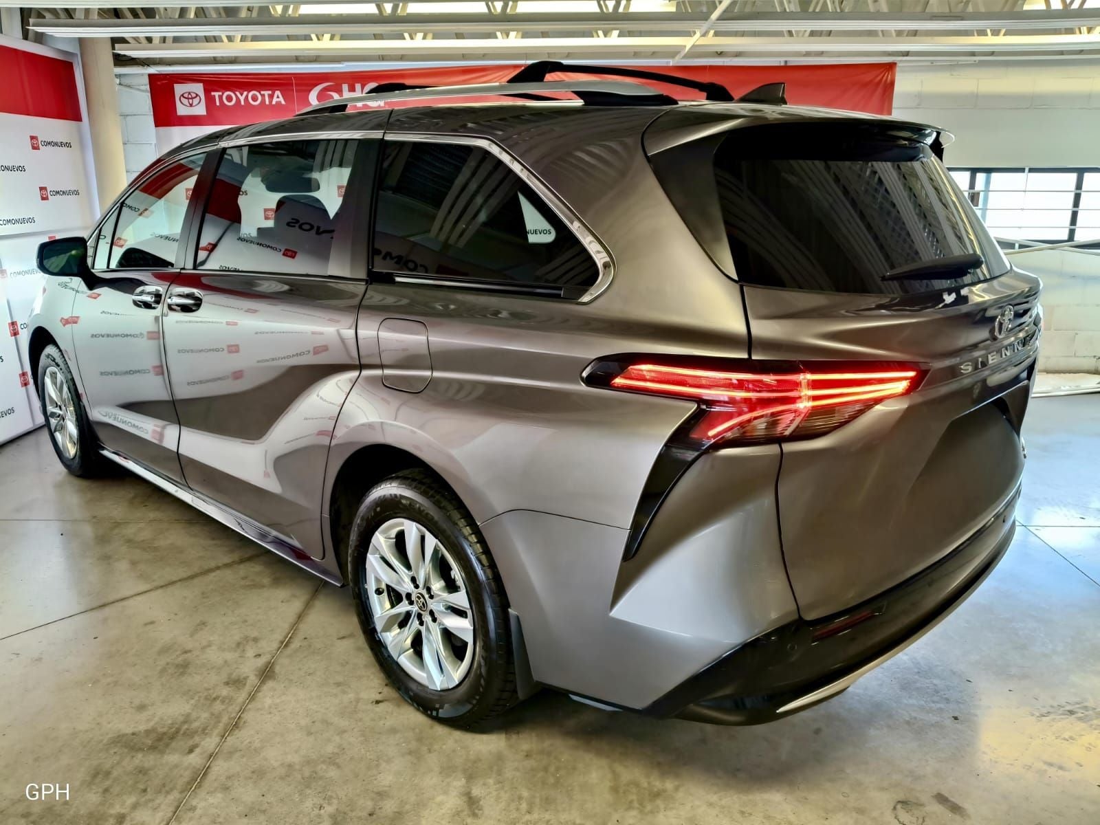 2022 Toyota Sienna 2.5 Limited Hibrido At