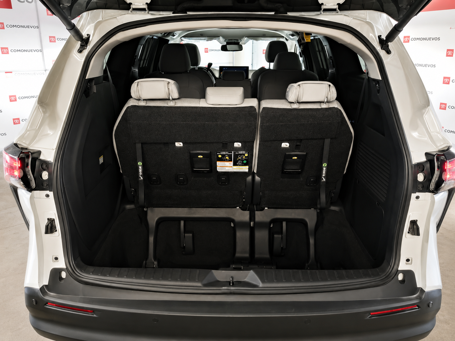 2025 Toyota Sienna 2.5 Xle Hev At