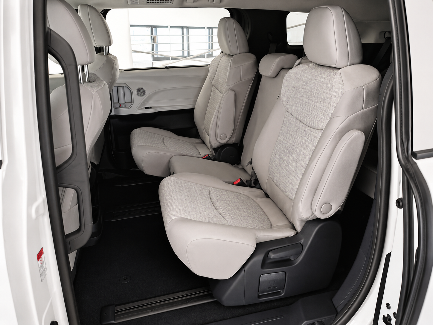 2025 Toyota Sienna 2.5 Xle Hev At