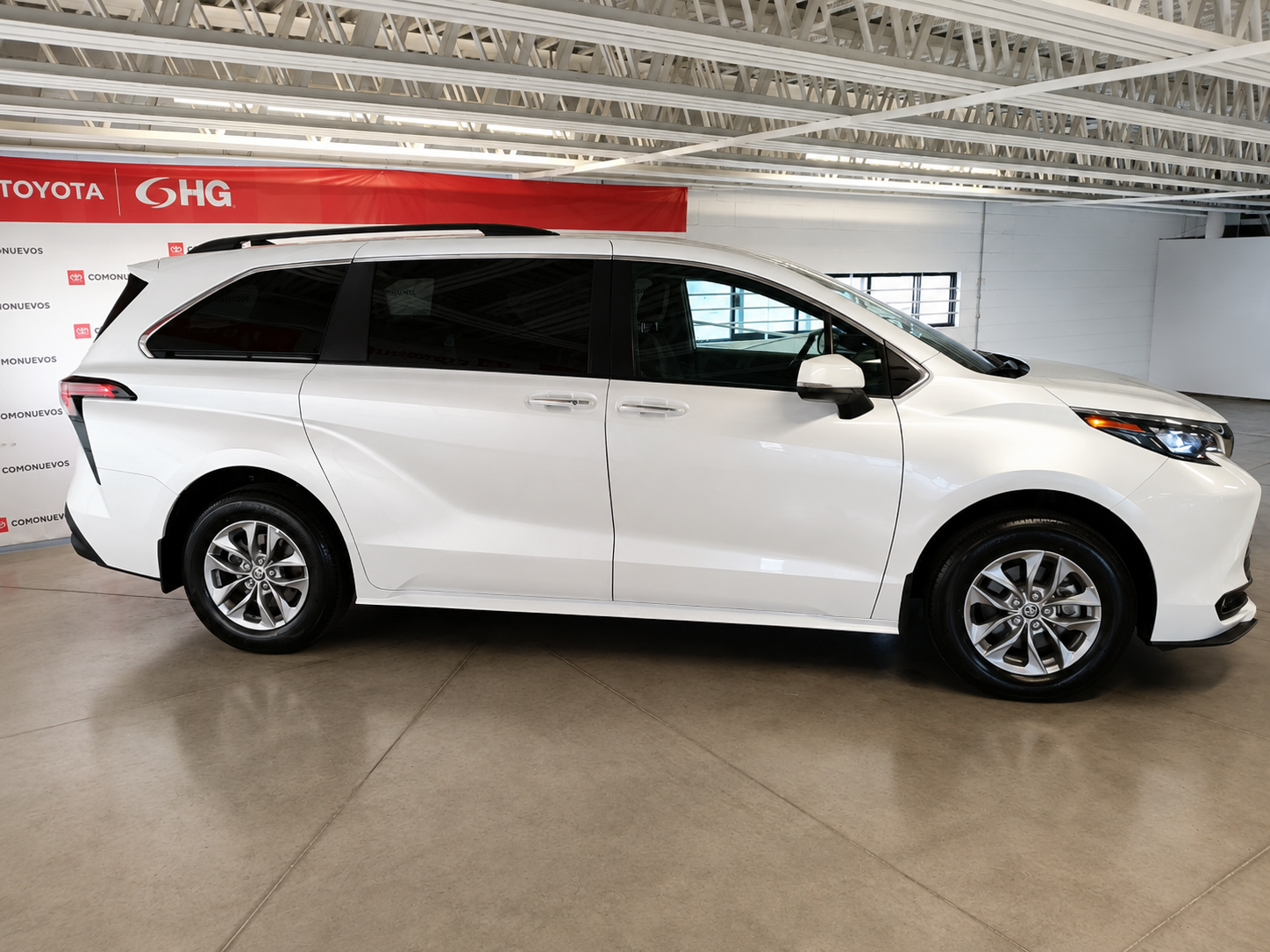 2025 Toyota Sienna 2.5 Xle Hev At