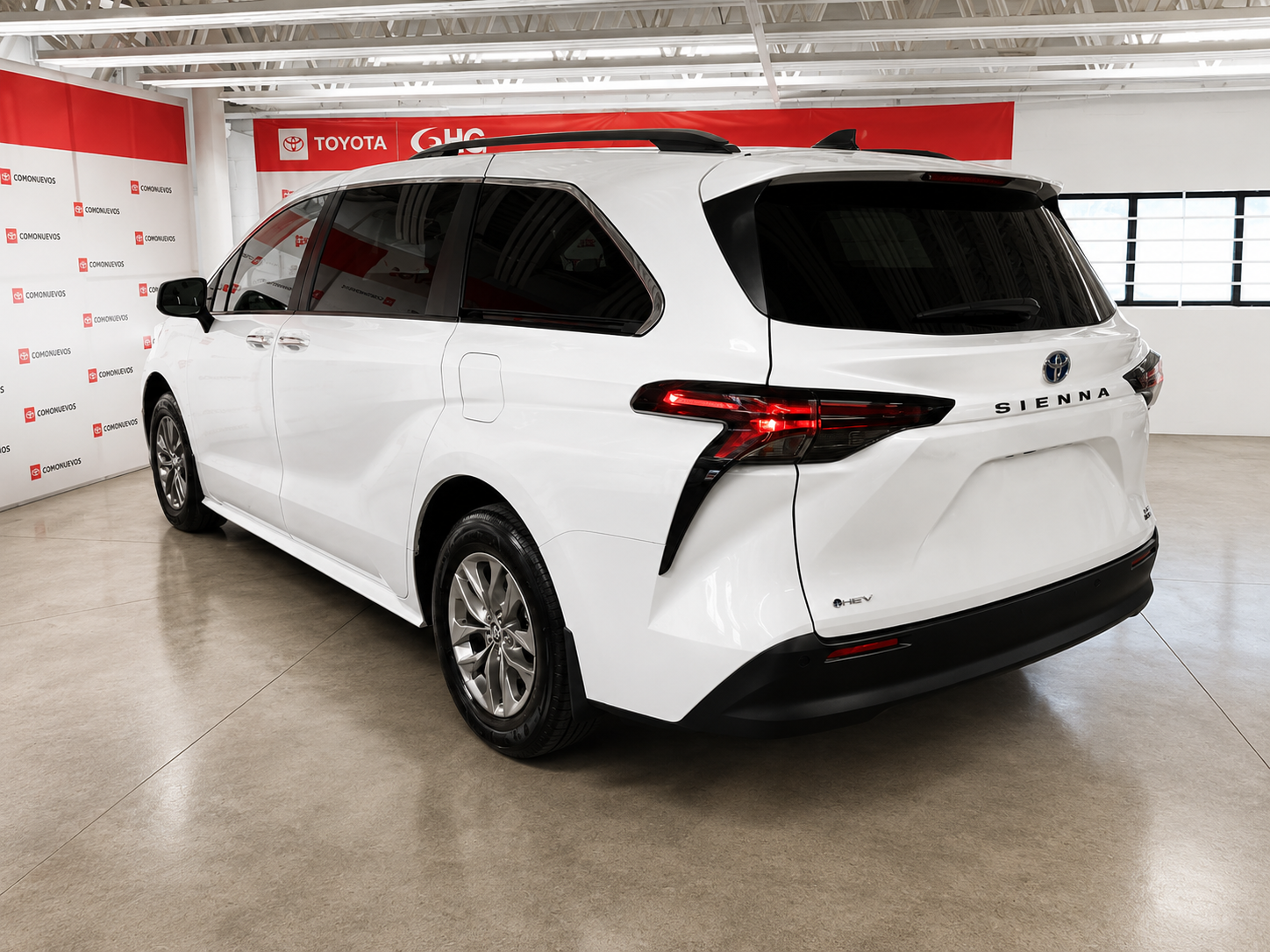 2025 Toyota Sienna 2.5 Xle Hev At