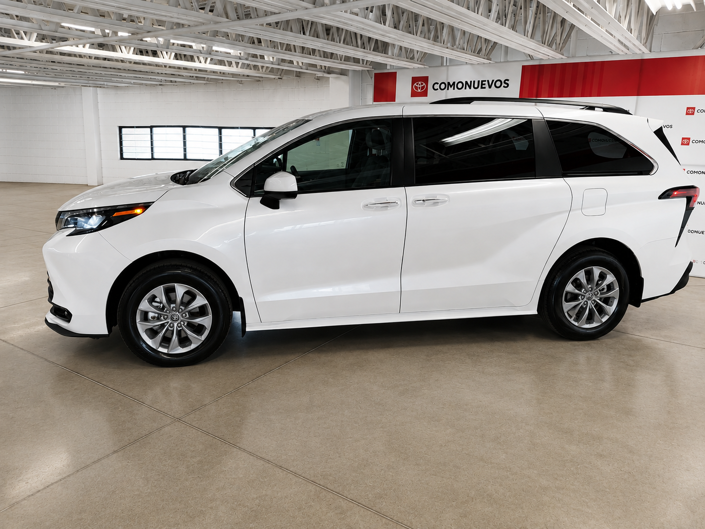 2025 Toyota Sienna 2.5 Xle Hev At