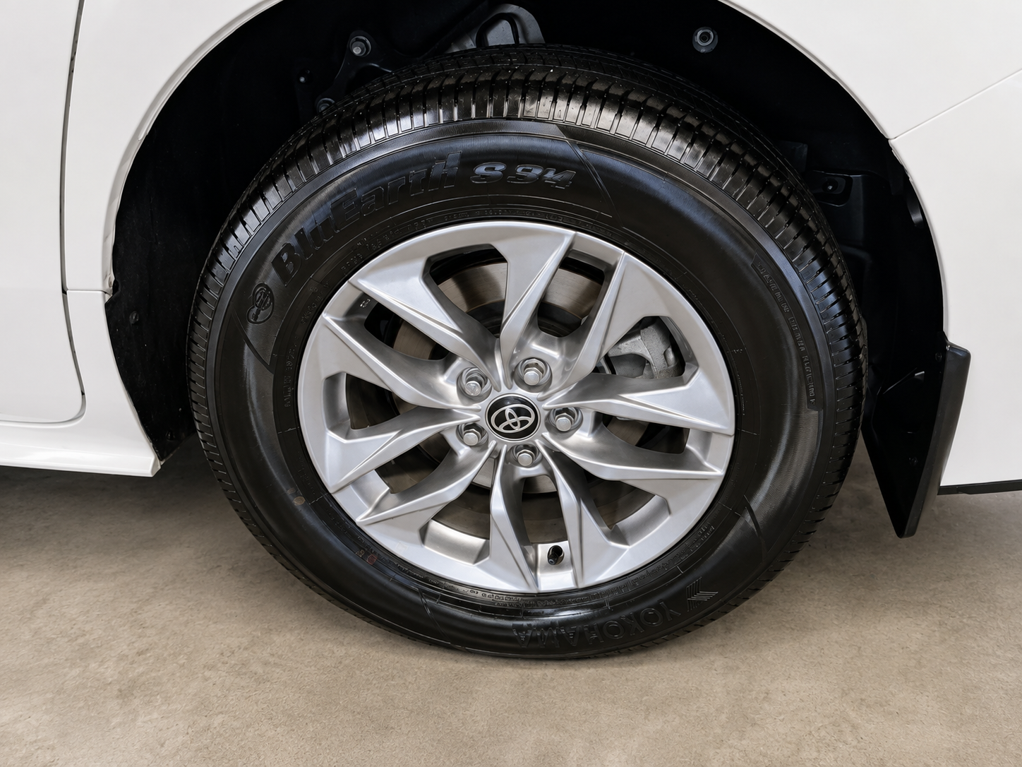2025 Toyota Sienna 2.5 Xle Hev At