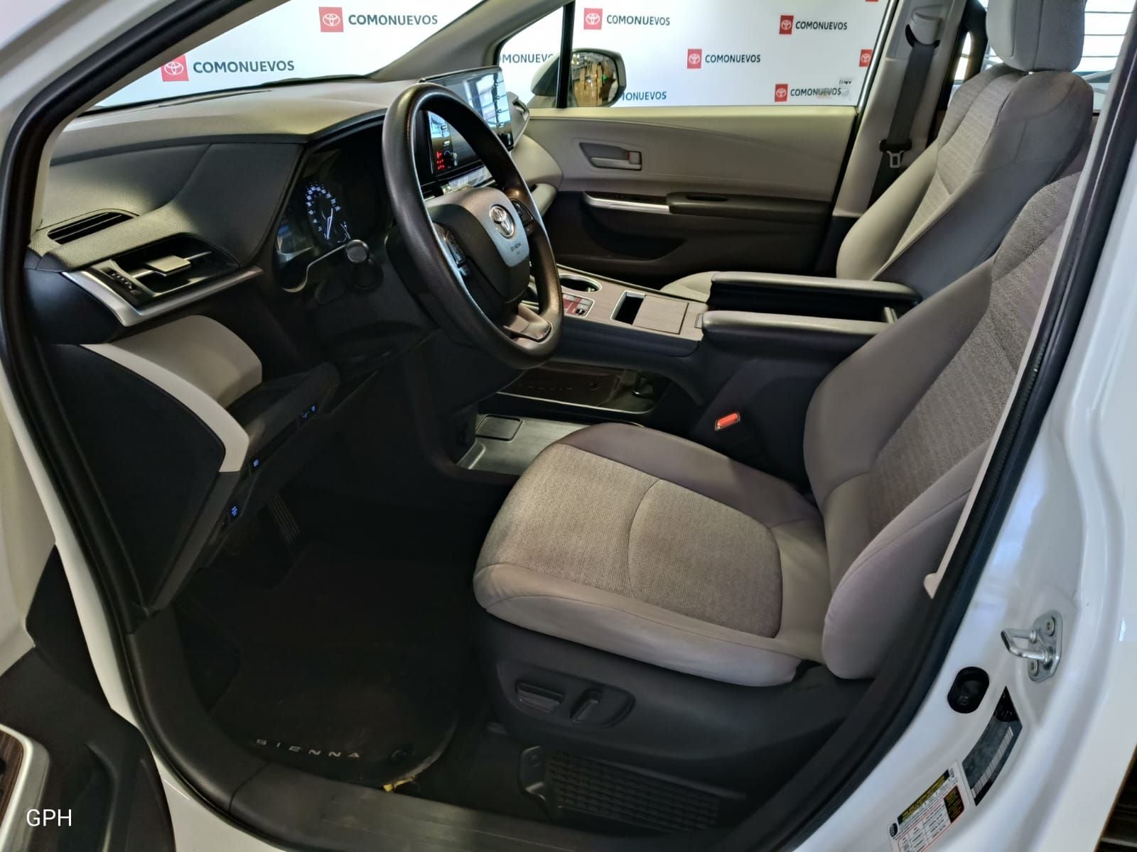 2022 Toyota Sienna 2.5 Le Hev At