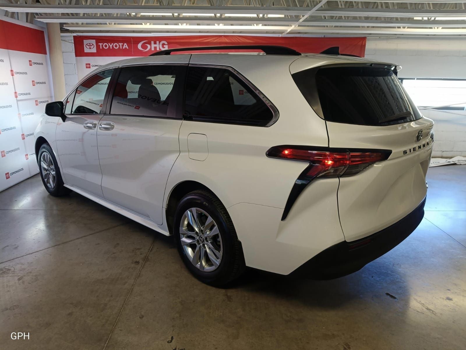 2022 Toyota Sienna 2.5 Xle Piel Hibrido At