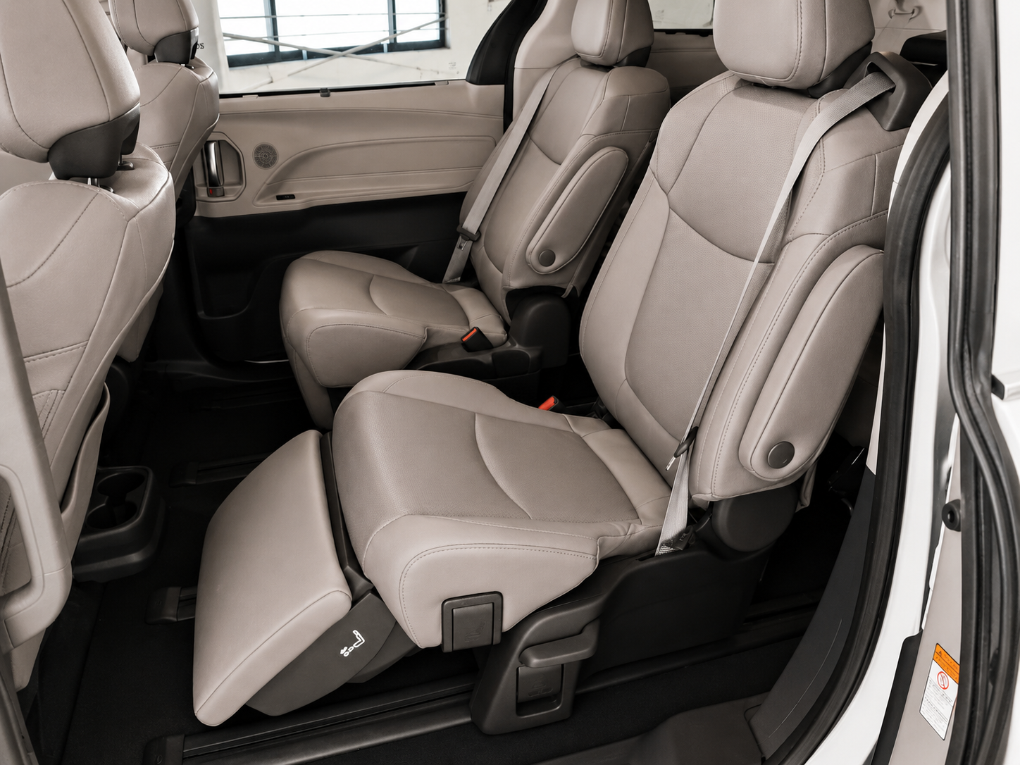 2023 Toyota Sienna 2.5 Limited Hibrido At