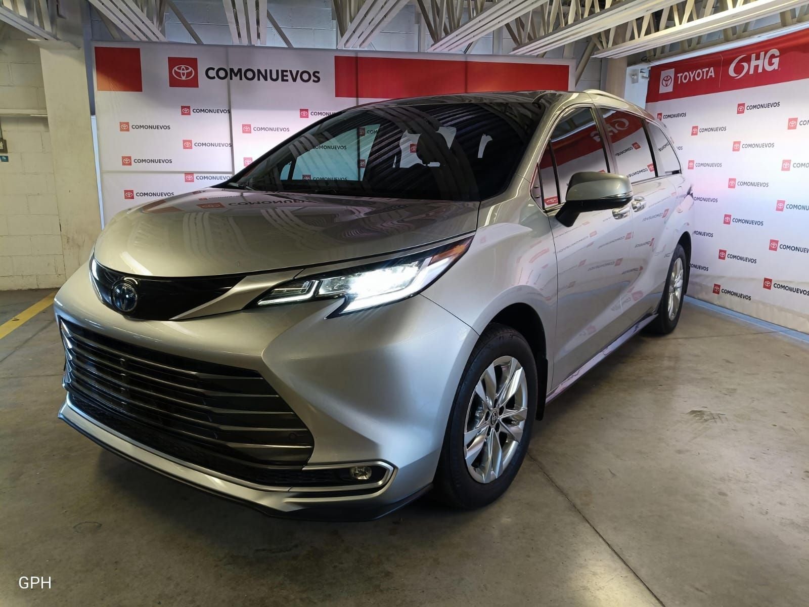 2023 Toyota Sienna 2.5 Limited Hibrido At