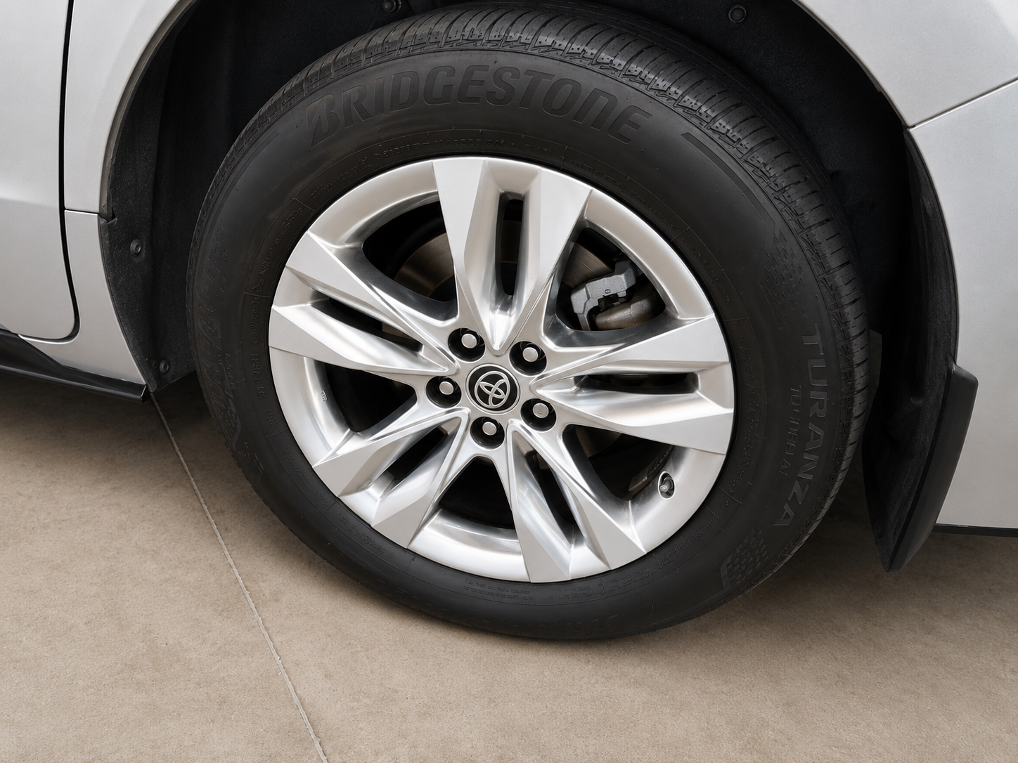 2023 Toyota Sienna 2.5 Limited Hibrido At