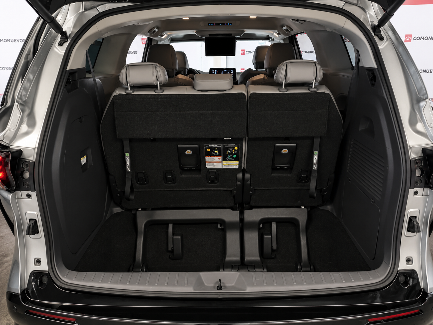 2023 Toyota Sienna 2.5 Limited Hibrido At