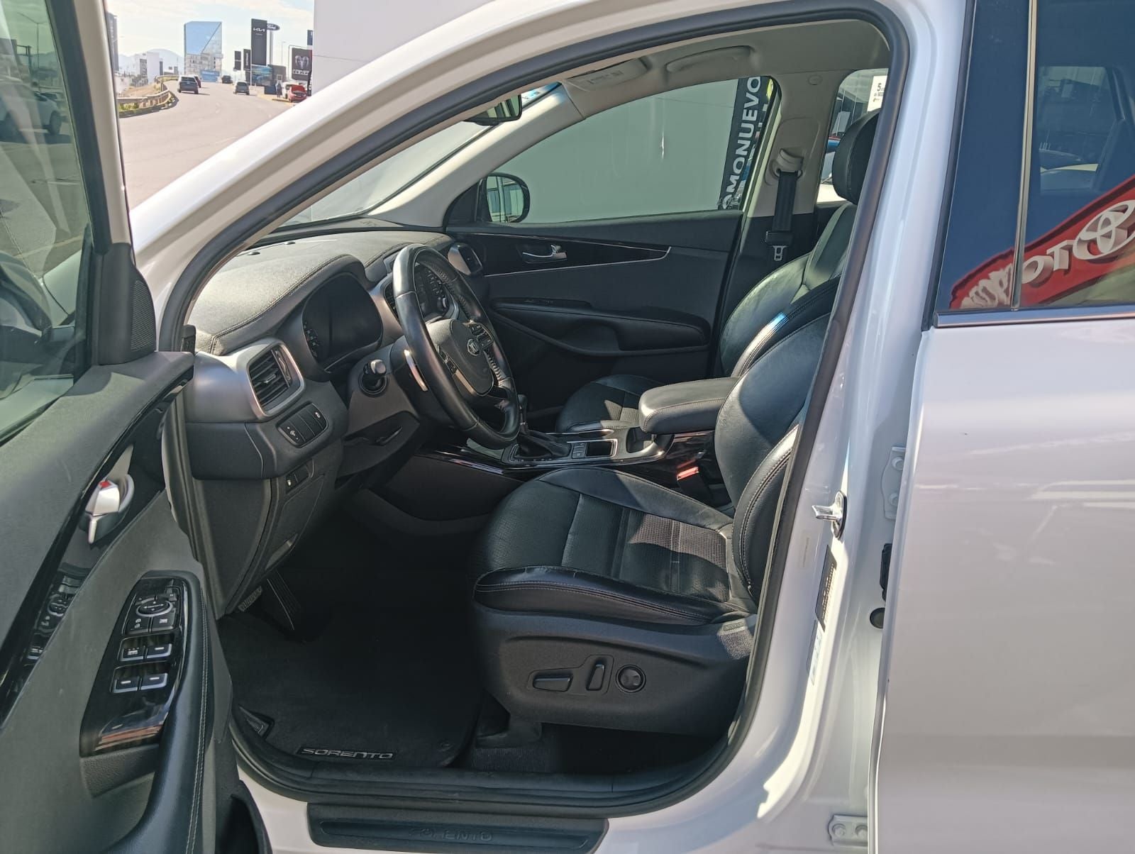 2019 Kia Sorento 2.4 L4 EX Piel 7 Pasajeros At