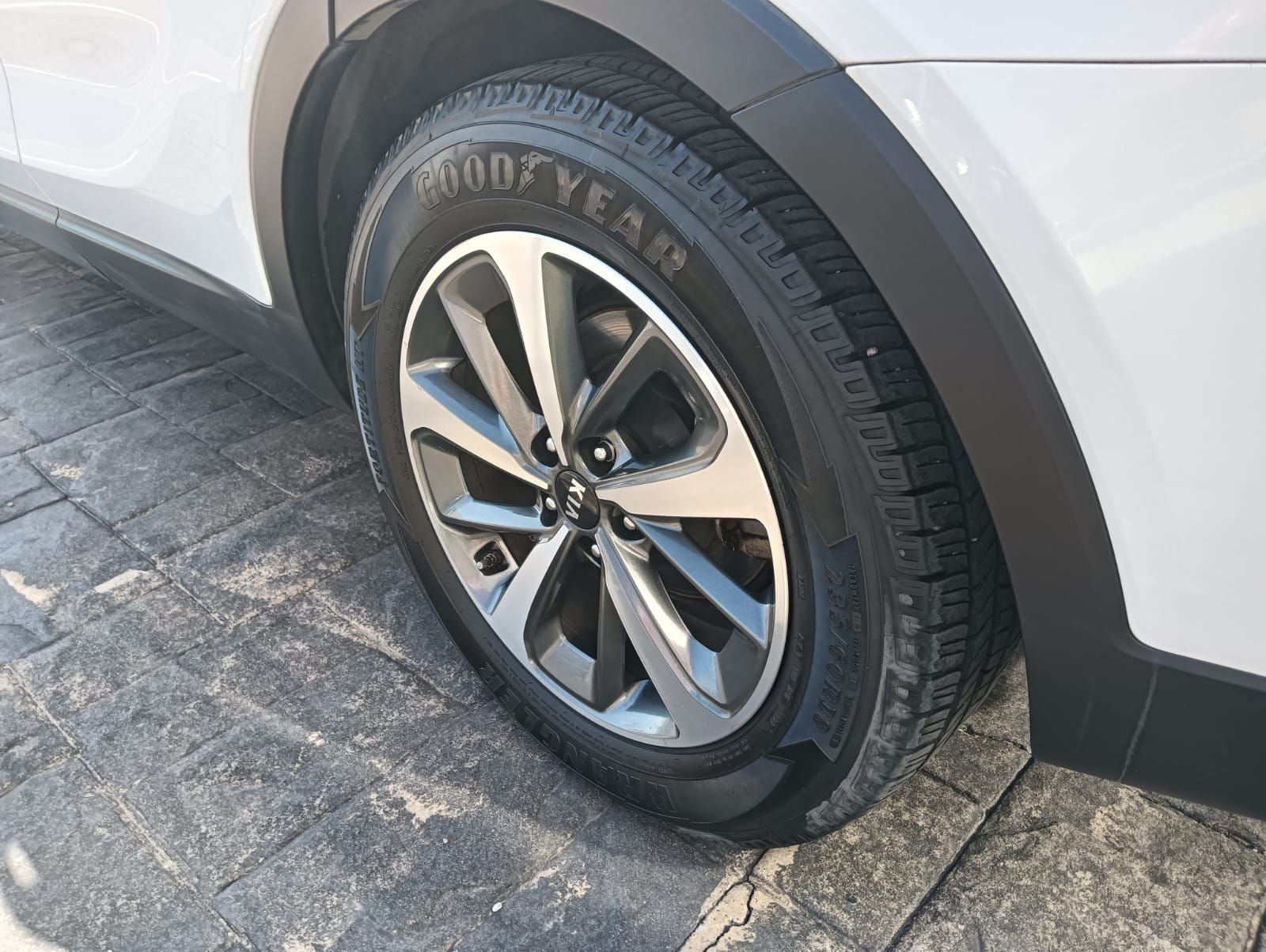 2019 Kia Sorento 2.4 L4 EX Piel 7 Pasajeros At