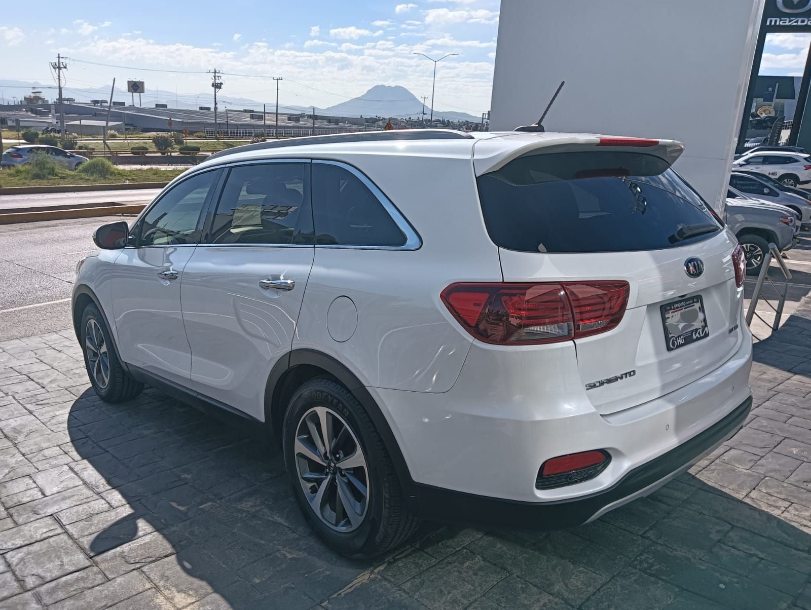 2019 Kia Sorento 2.4 L4 EX Piel 7 Pasajeros At