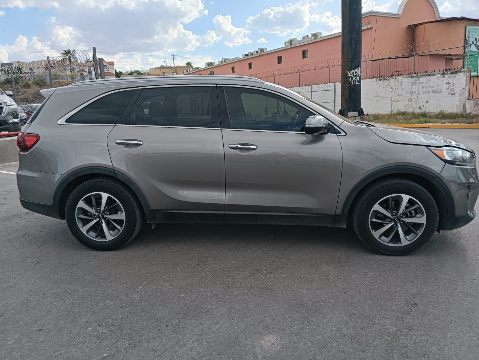 2019 Kia Sorento 2.4 L4 EX Piel 7 Pasajeros At