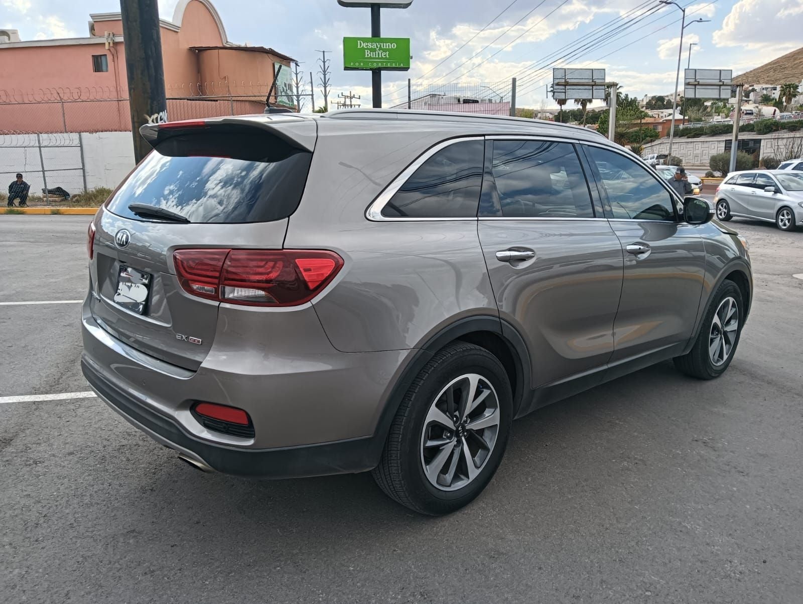 2019 Kia Sorento 2.4 L4 EX Piel 7 Pasajeros At