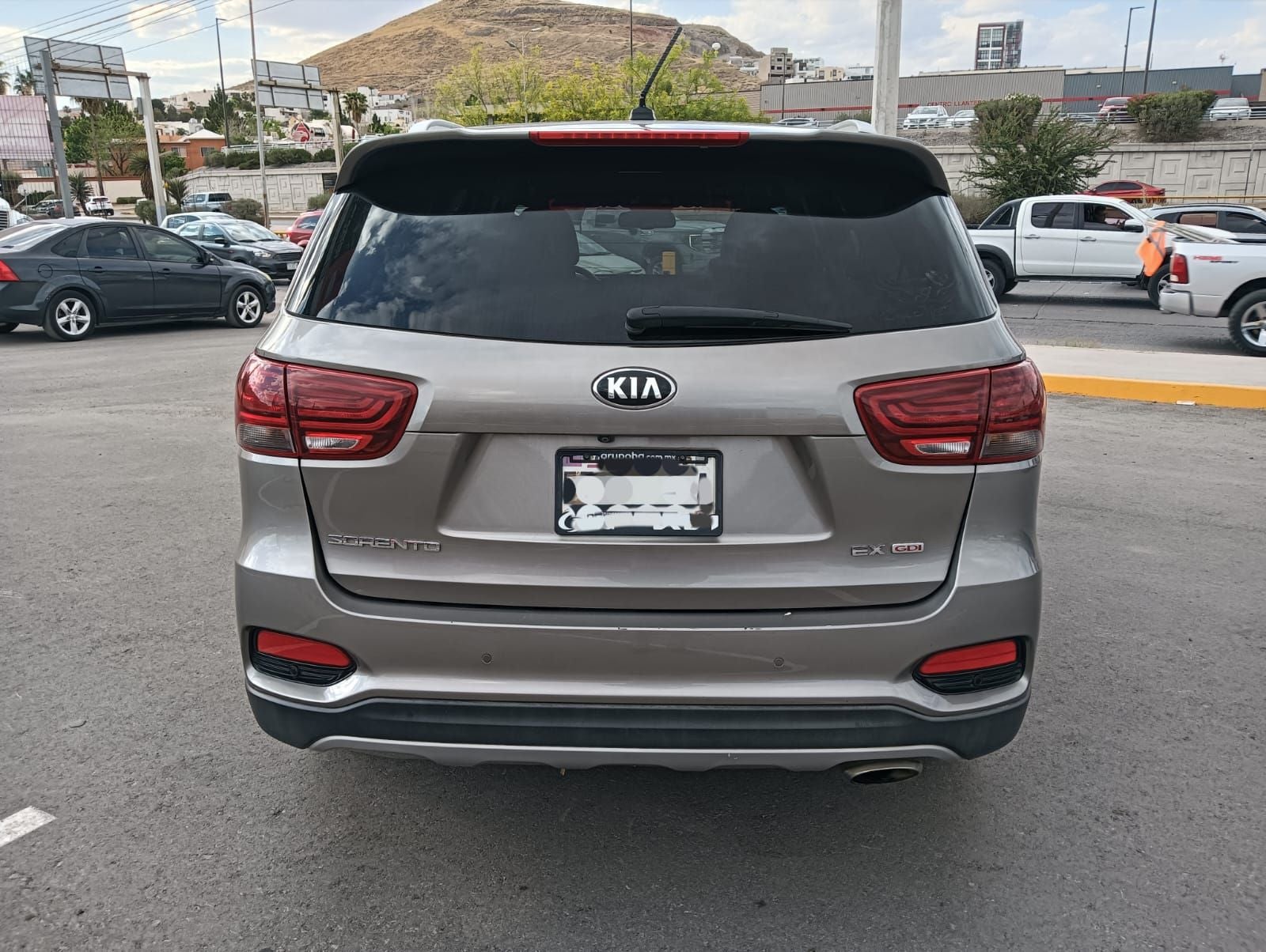 2019 Kia Sorento 2.4 L4 EX Piel 7 Pasajeros At