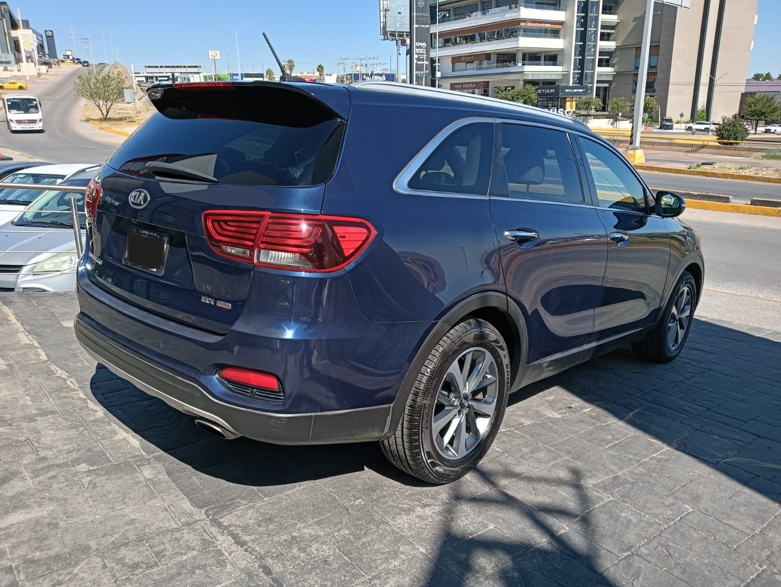 2019 Kia Sorento 2.4 L4 EX Piel 7 Pasajeros At