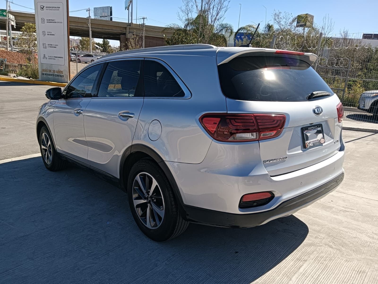 2019 Kia Sorento 2.4 L4 EX Piel 7 Pasajeros At