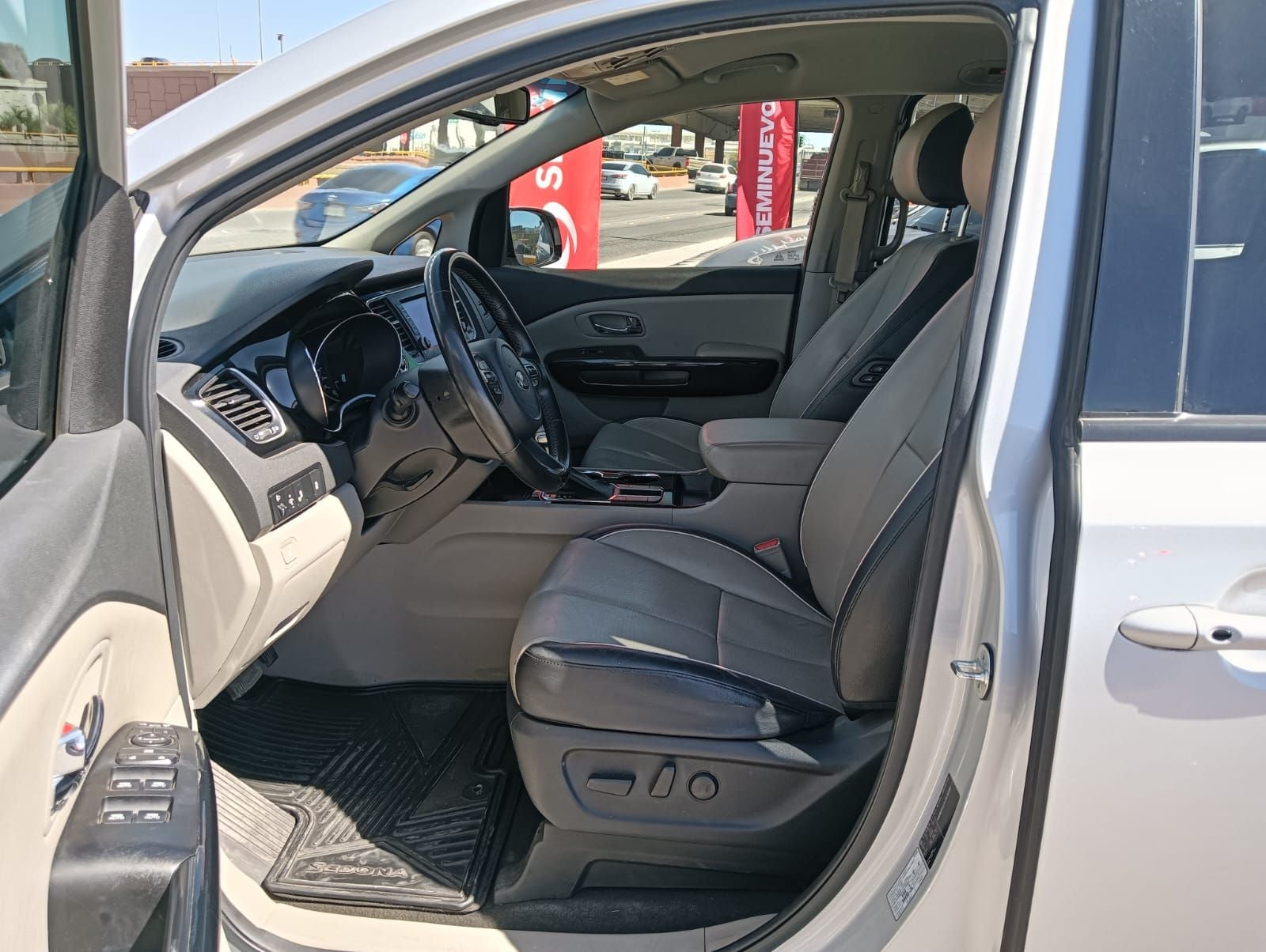 2020 Kia Sedona 3.3 V6 EX Pack Piel 7 Pasajeros At