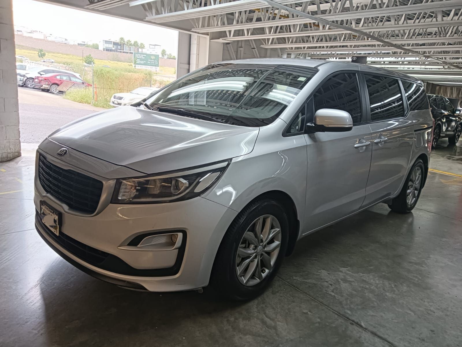 2019 Kia Sedona 3.3 V6 EX Piel 8 Pasajeros At