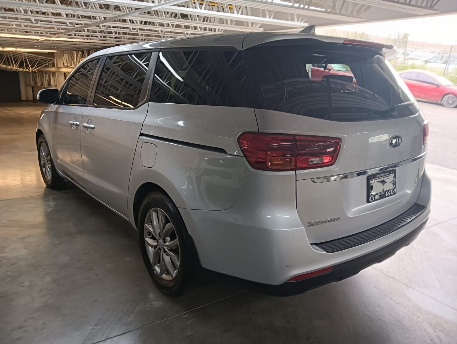 2019 Kia Sedona 3.3 V6 EX Piel 8 Pasajeros At