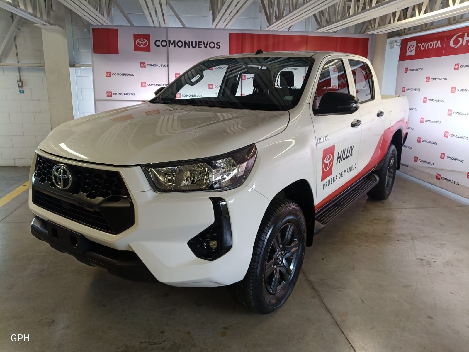 2026 Toyota Hilux 2.7 Doble Cabina MLM Mt