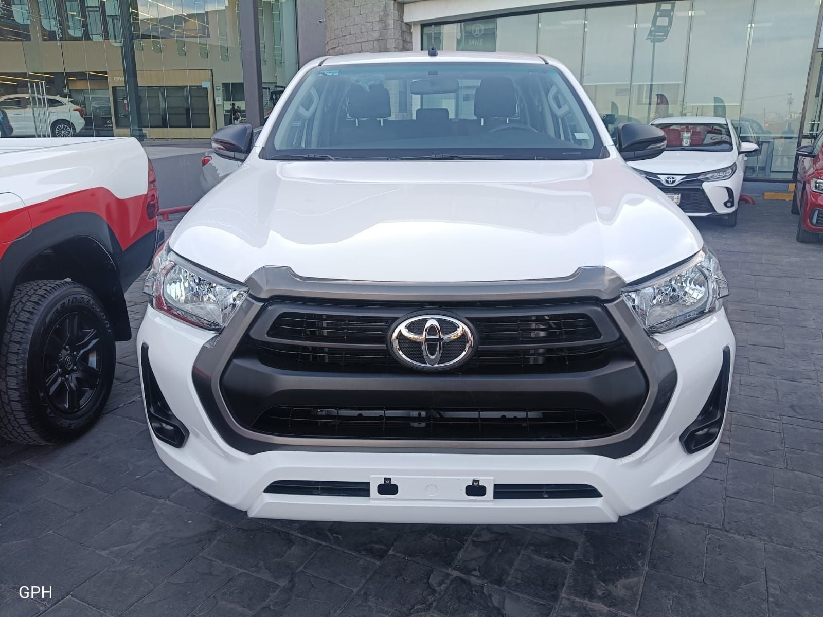 2024 Toyota Hilux 2.7 Doble Cabina Sr Mt