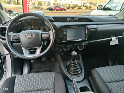 2024 Toyota Hilux 2.7 Doble Cabina Sr Mt