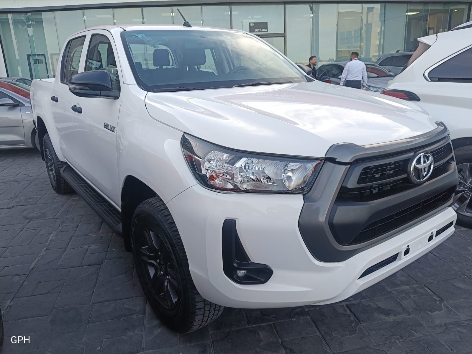2024 Toyota Hilux 2.7 Doble Cabina Sr Mt